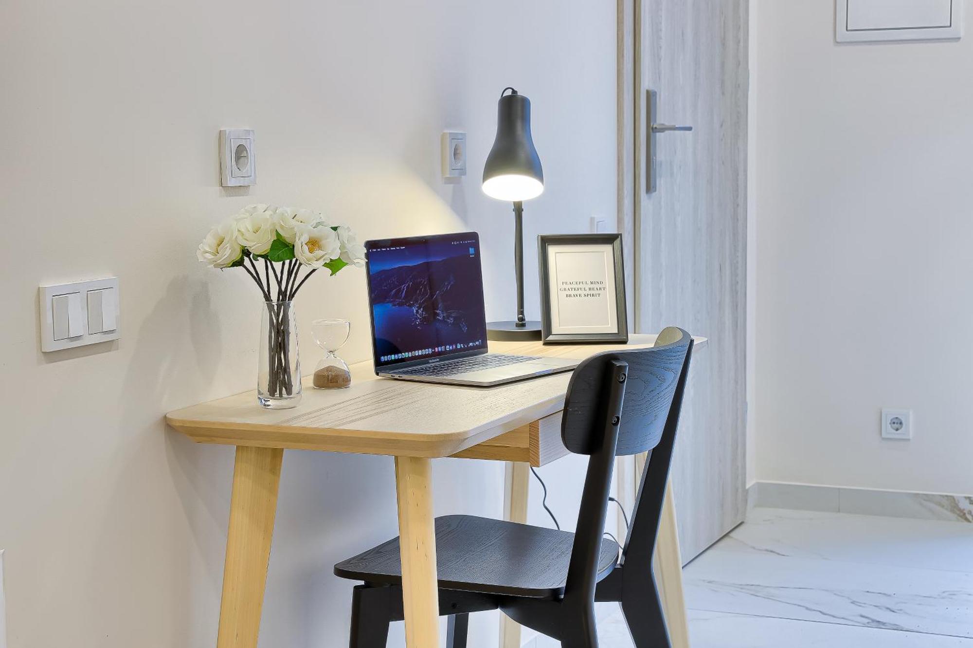 Business-Class Apartments 1 X Free Parking X Self Check In 24X7 VNO Extérieur photo